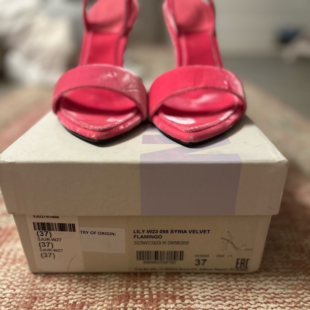 3JUIN Pink Velvet Lily Heels - Picture 2 of 5